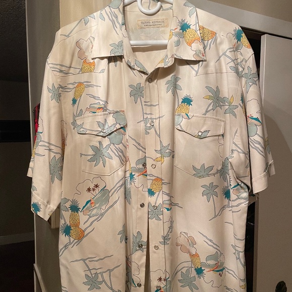 Island Republic - Picture 1 of 2